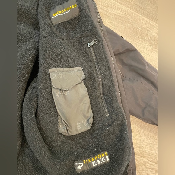 JACK WOLFSKIN Black Winter Snowboard Ski Jacket Belted. Size L - Picture 8 of 15